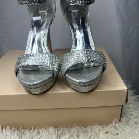 Carlos Santana Heels size 6.5M Silver - Picture 3 of 16